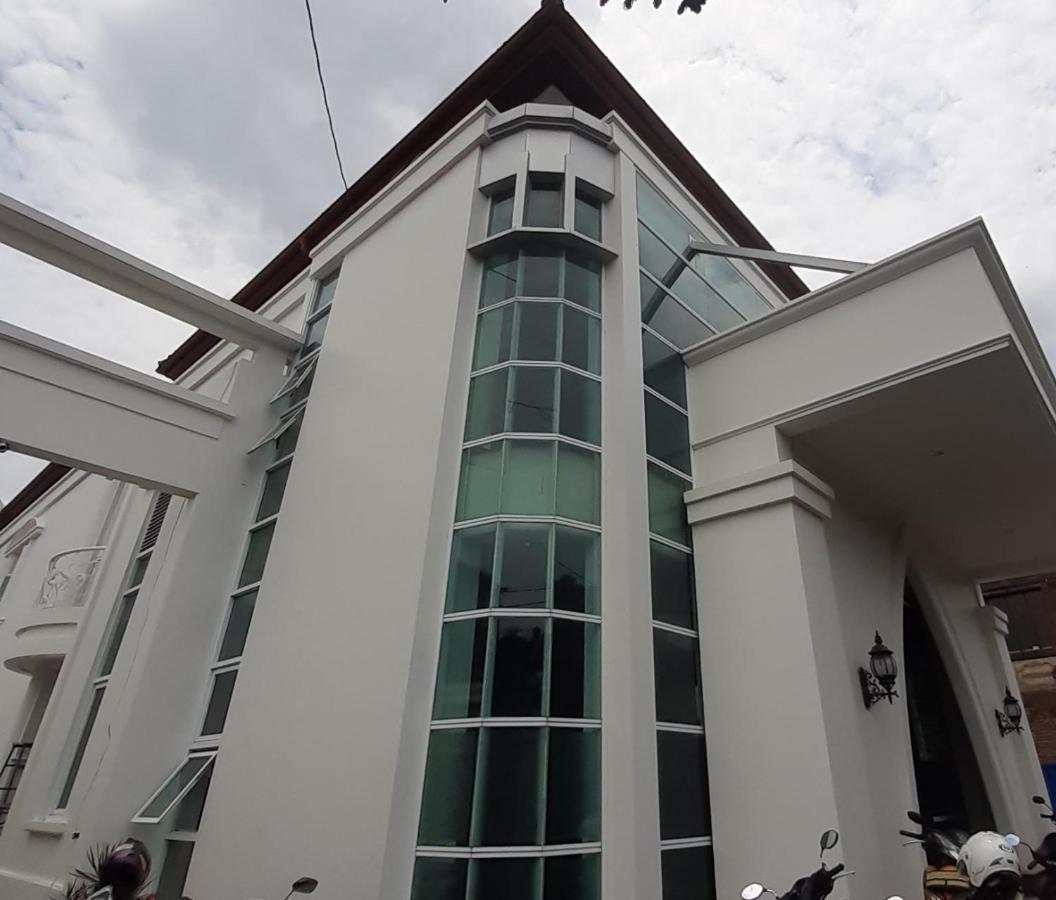 Madina Inn Jogyakarta Zewnętrze zdjęcie